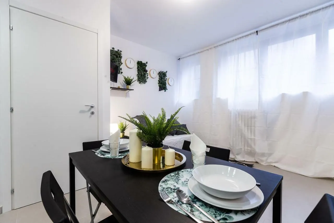 Apartment Paruta 65 Milano 0*,